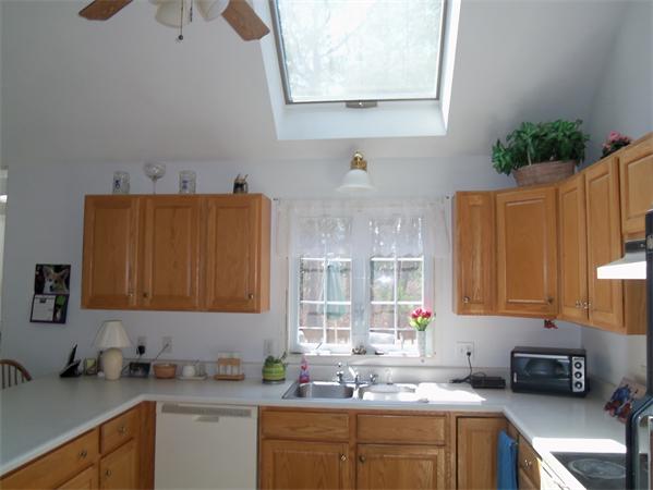 31 Monomoscoy Road Mashpee, MA 02649 - Photo 10 of 21