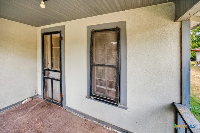 a view of an entryway of house