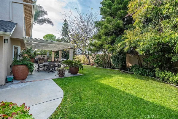 $2,295,000 | 9601 Jura Drive, Huntington Beach, CA 92646