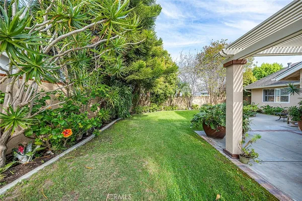 $2,295,000 | 9601 Jura Drive, Huntington Beach, CA 92646