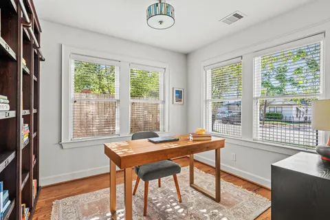 $799,900 | 125 North Street, Houston, TX 77009