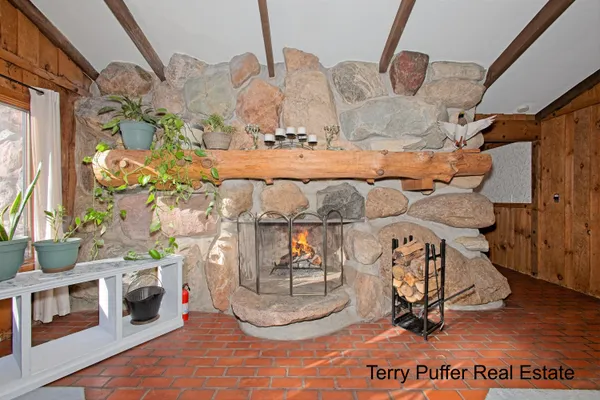$395,000 | 2291 20 Mile Road Northwest, Kent City, MI 49330