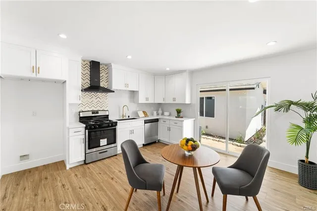 $1,199,000 | 11443-11445 Saticoy Street, North Hollywood, CA 91605