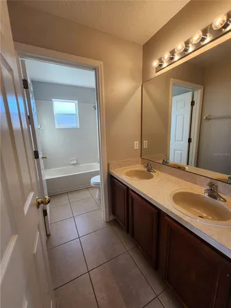 $2,000 | 518 Brighton Court, Kissimmee, FL 34758