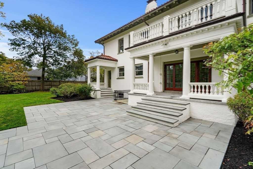 2 Ocean Avenue Swampscott, MA 01907 - Photo 36 of 42