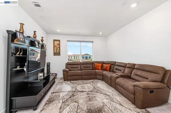 $1,324,000 | 713 River Bend Drive, Lathrop, CA 95330