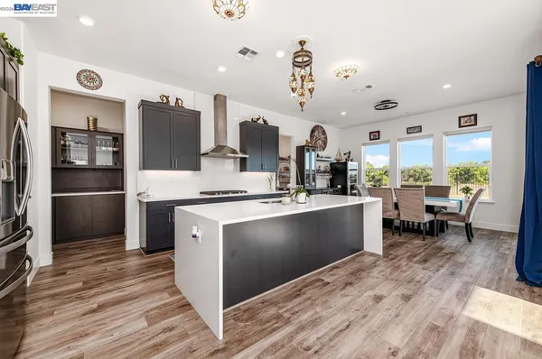 $1,324,000 | 713 River Bend Drive, Lathrop, CA 95330