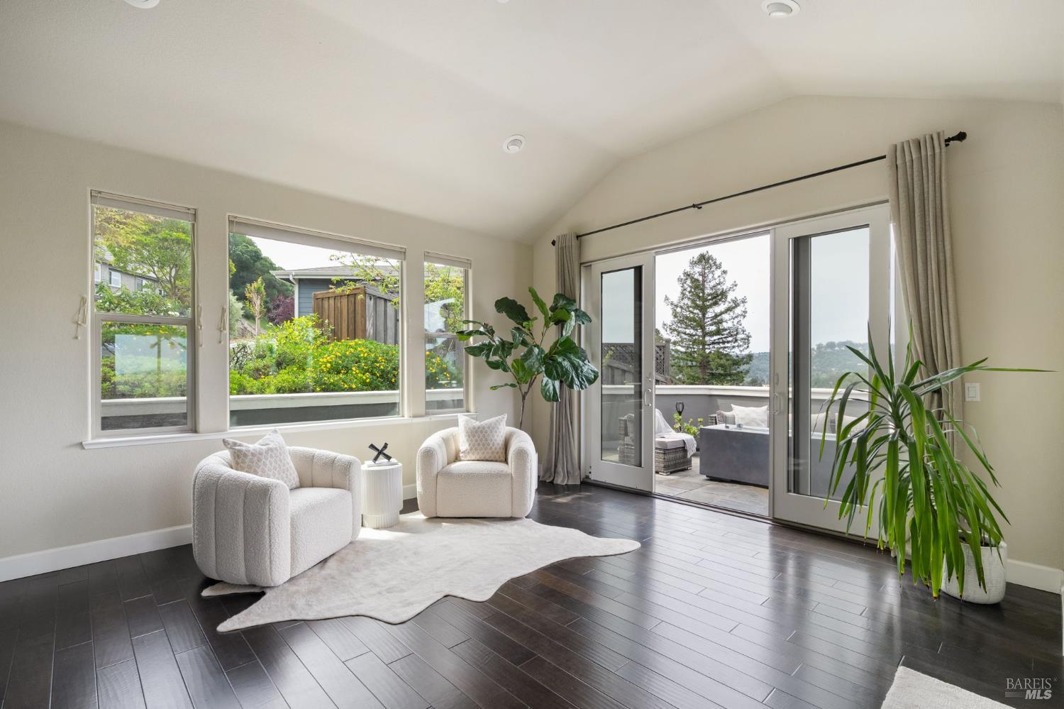 11 Edgehill Way San Rafael, CA 94903 - Photo 9 of 36