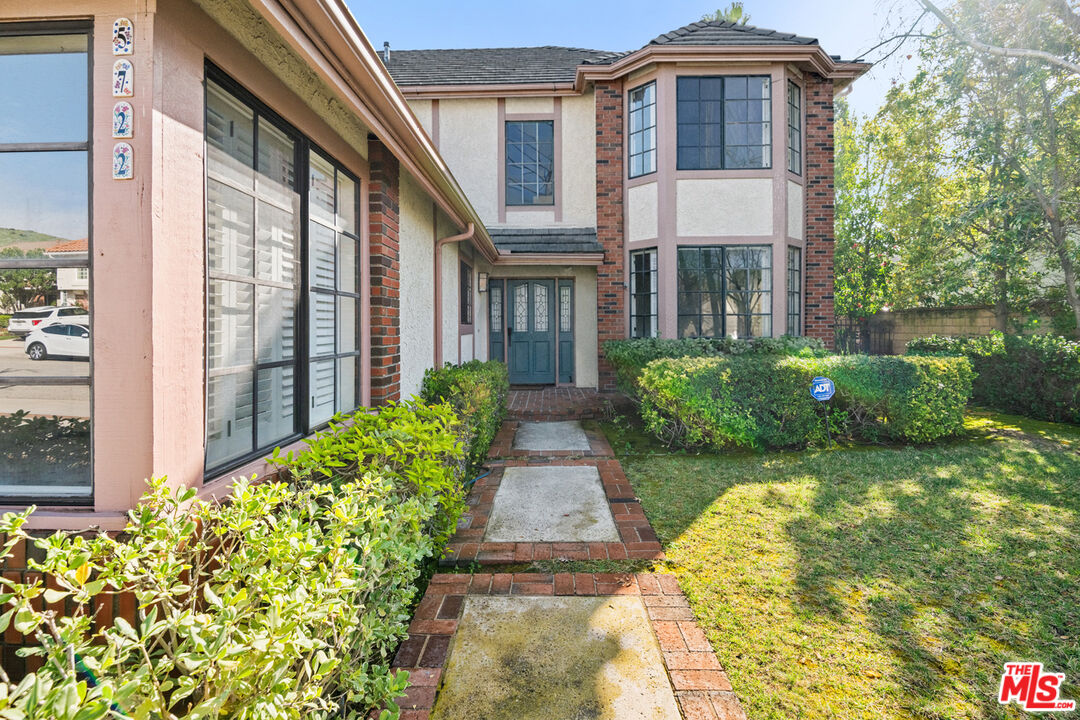 5722 Hempstead Drive Agoura Hills, CA 91301 - Photo 2 of 52