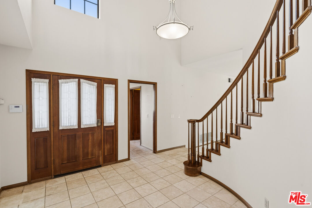 5722 Hempstead Drive Agoura Hills, CA 91301 - Photo 4 of 52