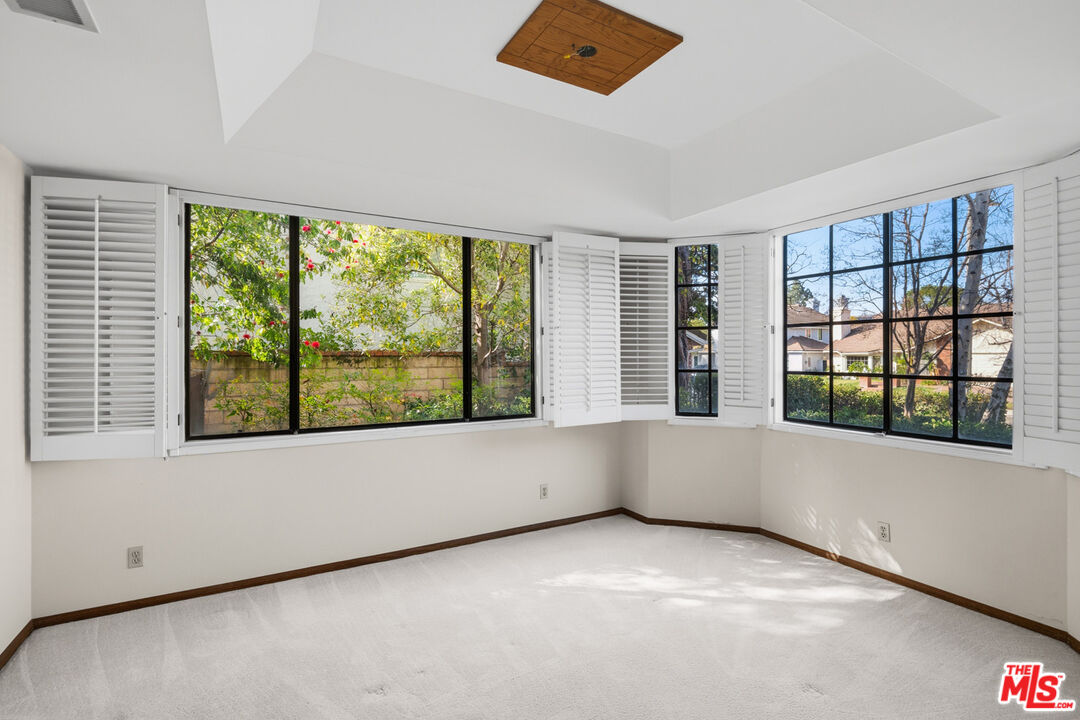 5722 Hempstead Drive Agoura Hills, CA 91301 - Photo 6 of 52