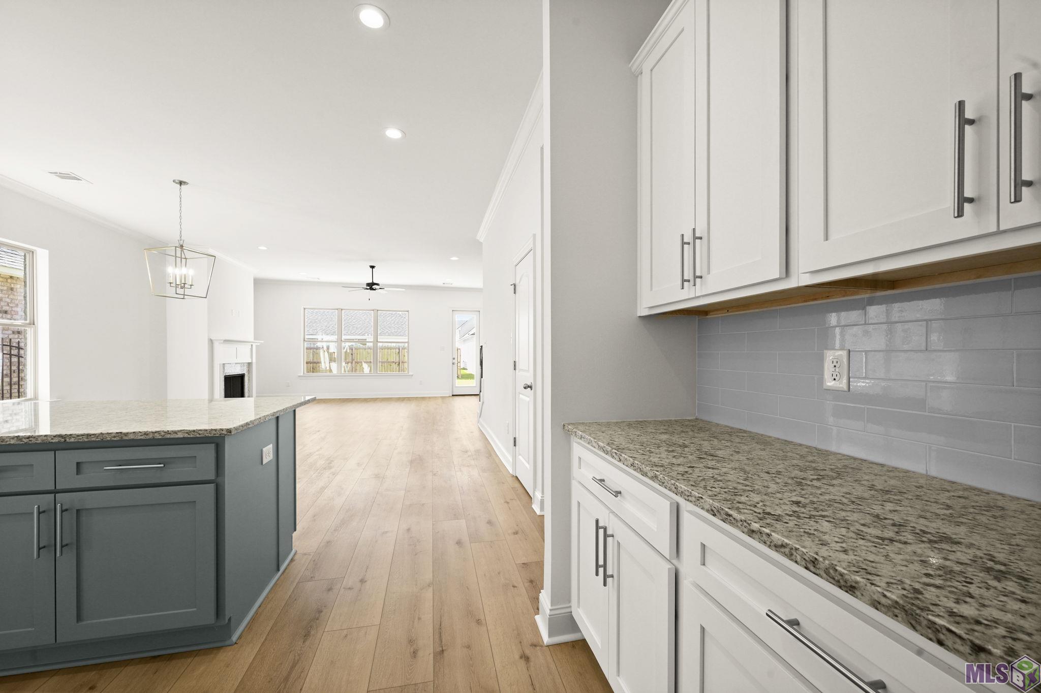 3236 Creekmere Lane St. George, LA 70810 - Photo 15 of 52 Coffee Bar looking towards living area