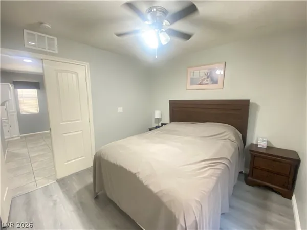 $2,800 | 9833 Dryden Court, Las Vegas, NV 89148