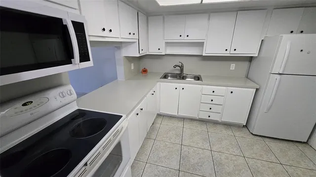 $1,600 | 16800 Northeast 15th Avenue, Unit 209, North Miami Beach, FL 33162