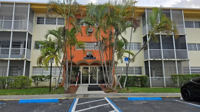 $1,600 | 16800 Northeast 15th Avenue, Unit 209, North Miami Beach, FL 33162