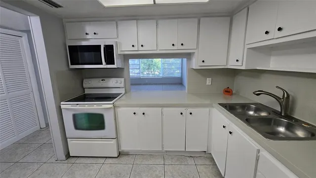 $1,600 | 16800 Northeast 15th Avenue, Unit 209, North Miami Beach, FL 33162