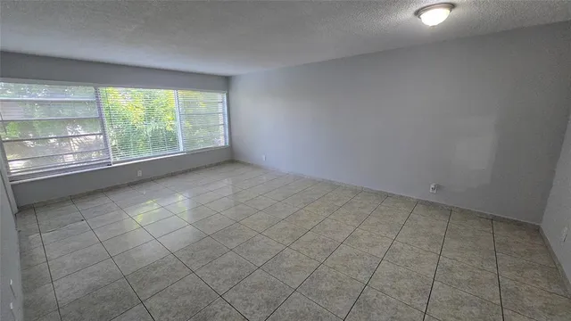 $1,600 | 16800 Northeast 15th Avenue, Unit 209, North Miami Beach, FL 33162