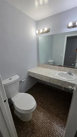 $1,600 | 16800 Northeast 15th Avenue, Unit 209, North Miami Beach, FL 33162