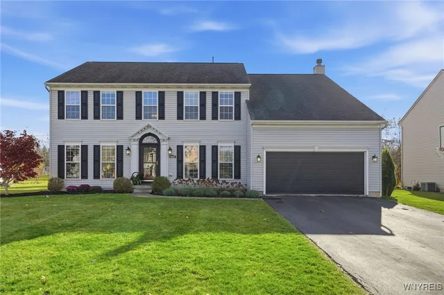 $749,900 | 9031 Michael Douglas Drive, Clarence, NY 14032