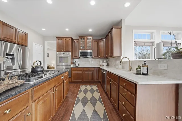 $749,900 | 9031 Michael Douglas Drive, Clarence, NY 14032