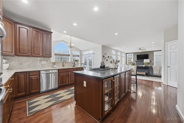 $749,900 | 9031 Michael Douglas Drive, Clarence, NY 14032