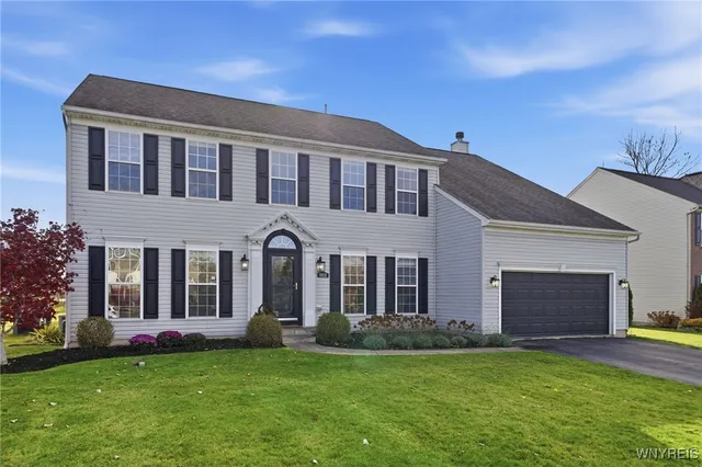 $749,900 | 9031 Michael Douglas Drive, Clarence, NY 14032