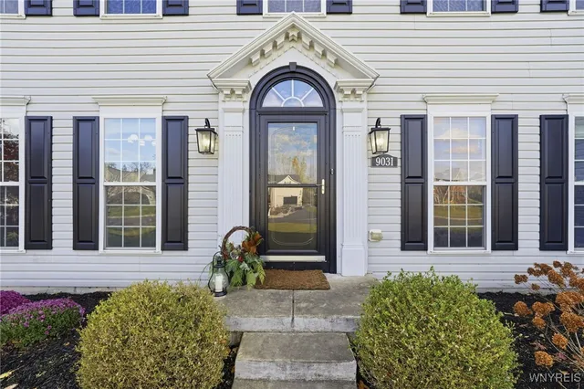$749,900 | 9031 Michael Douglas Drive, Clarence, NY 14032