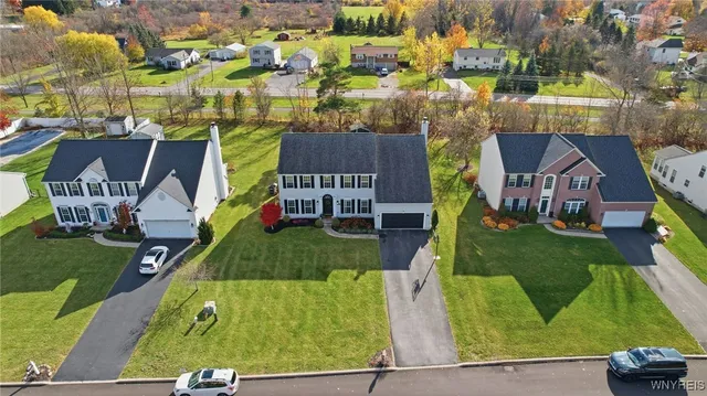 $749,900 | 9031 Michael Douglas Drive, Clarence, NY 14032