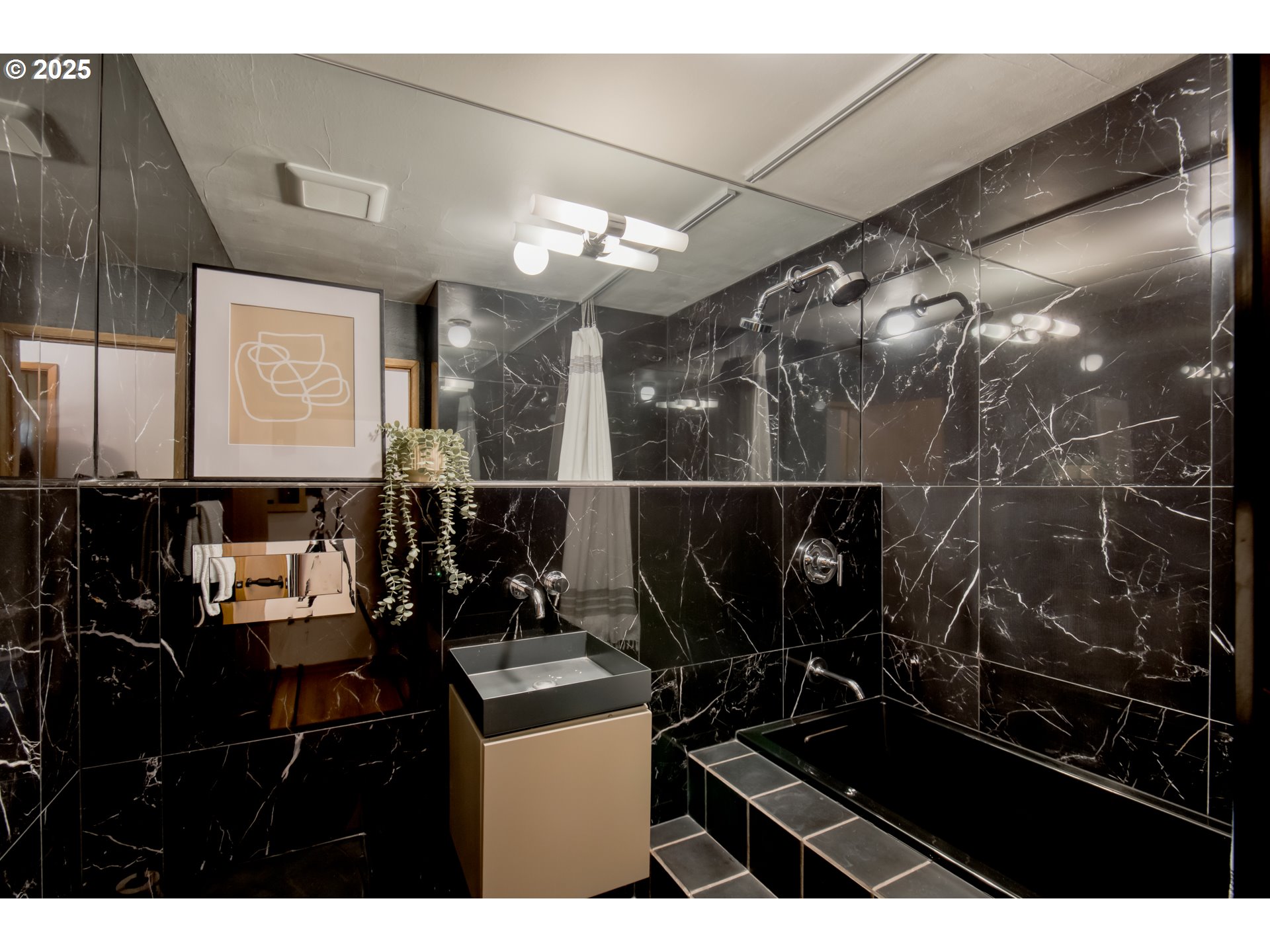 6950 Southeast Ash Street Portland, OR 97215 - Photo 20 of 45