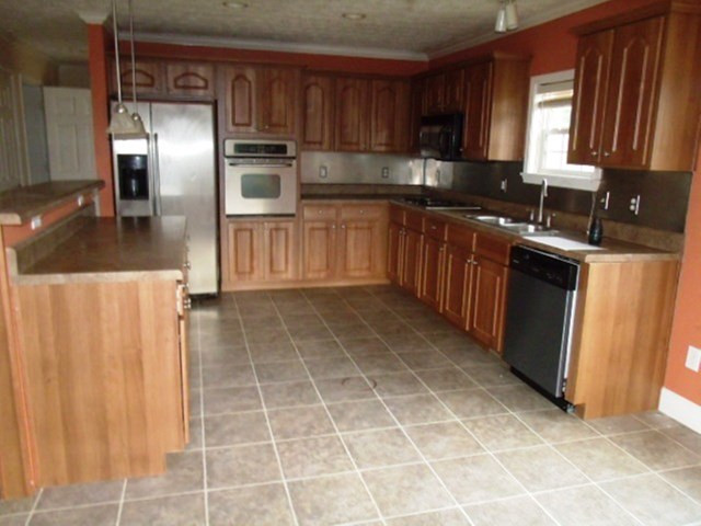 1305 Roy Gay Road Matthews, GA 30818 - Photo 4 of 19 Kitchen