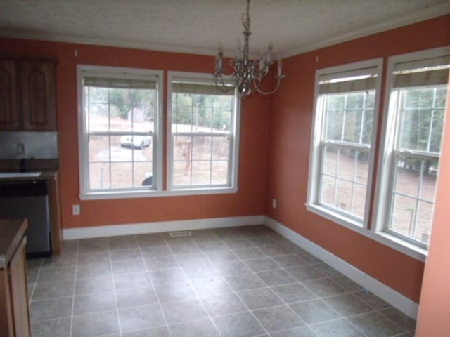 1305 Roy Gay Road Matthews, GA 30818 - Photo 5 of 19 Eat-in Area