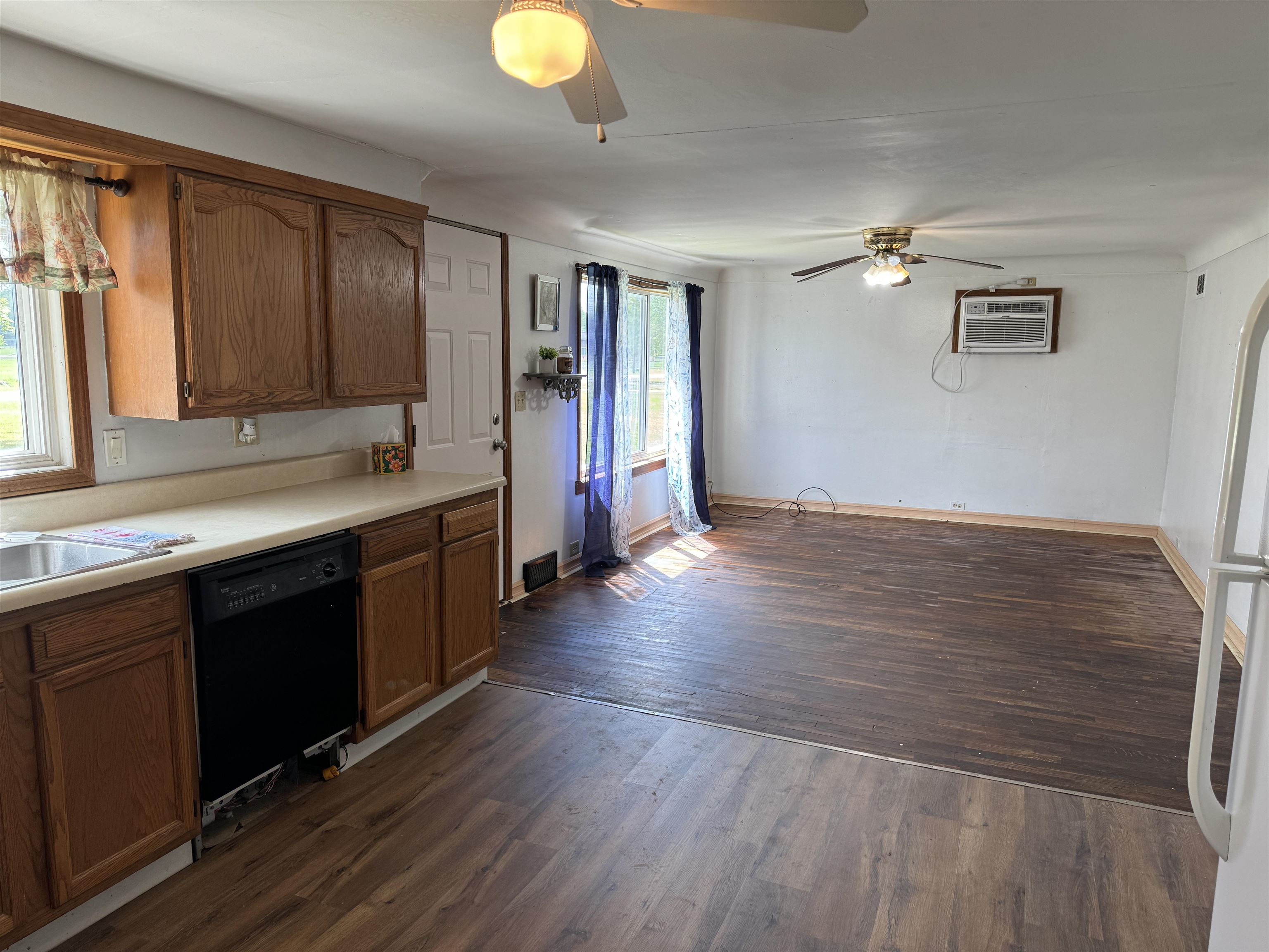 2451 East Burt Road Burt, MI 48417 - Photo 3 of 12 50151151-bb0d2caf-08fa-4977-ad36-267a522087ac.JPG
