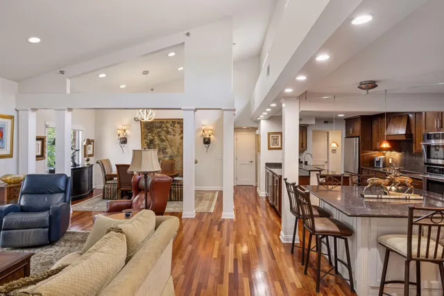 $395,000 | 3150 Glen Oaks Avenue, Unit 311A, White Bear Lake, MN 55110