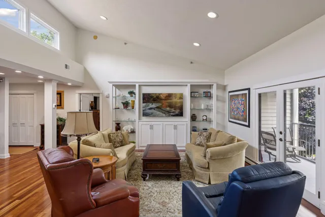 $395,000 | 3150 Glen Oaks Avenue, Unit 311A, White Bear Lake, MN 55110