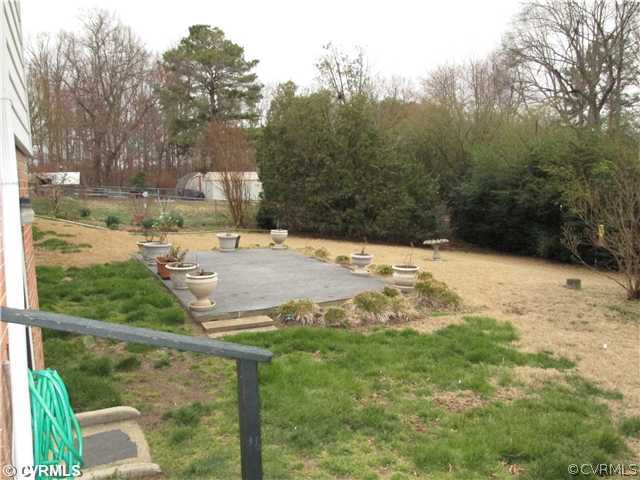 2304 Bogan Road Henrico, VA 23294 - Photo 21 of 22 Yard/Garden