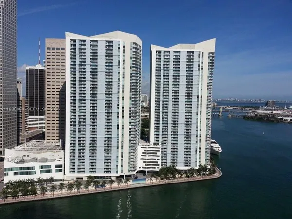 $5,600 | 335 South Biscayne Boulevard, Unit 4112, Miami, FL 33131