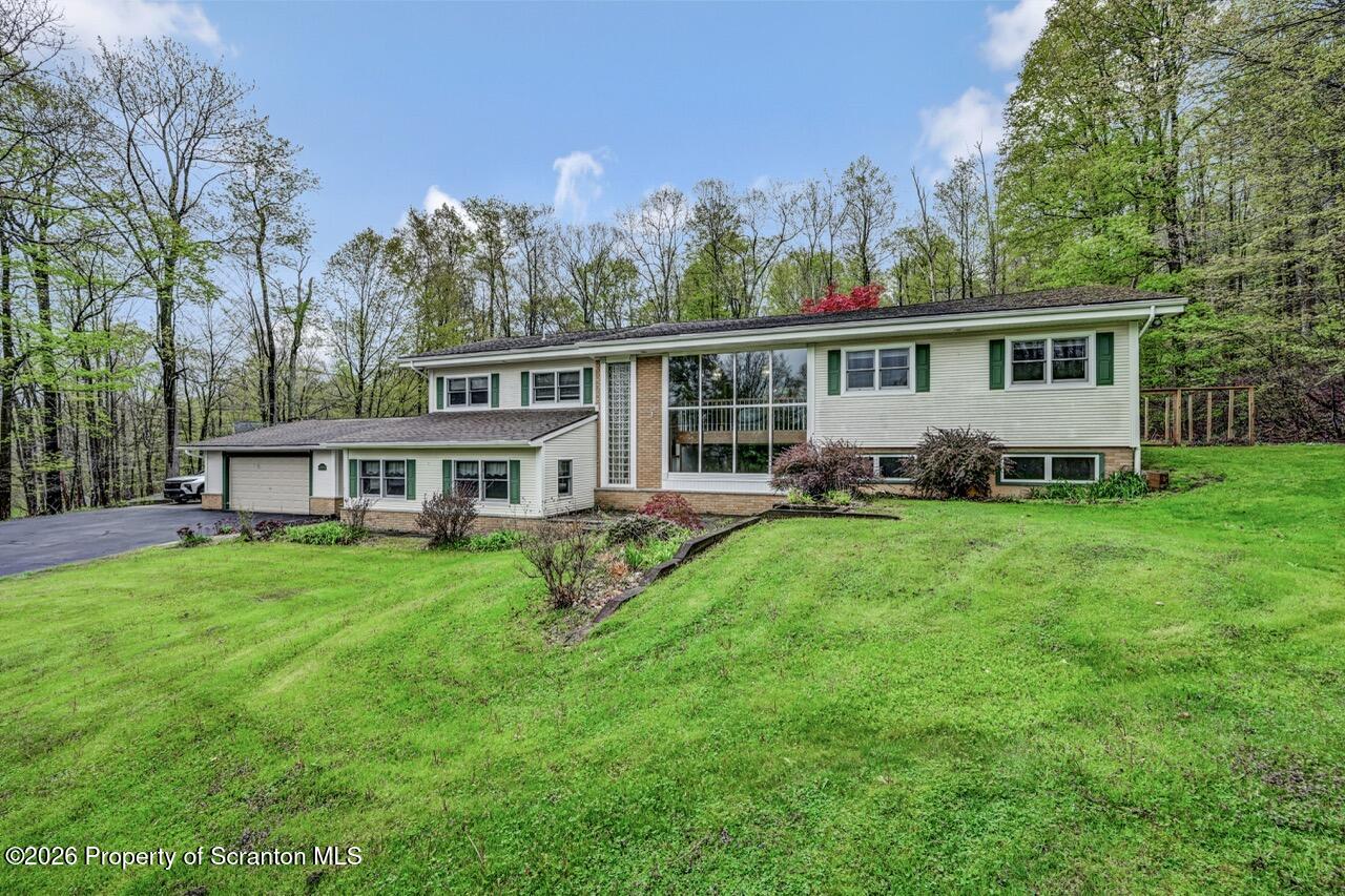 113 Wilcrest Road Moscow, PA 18444 - Photo 3 of 87 113 Wilcrest Rd 03 Large