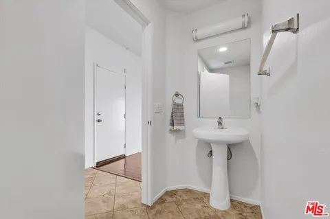 $685,000 | 2279 Santa Ana Boulevard South, Los Angeles, CA 90059