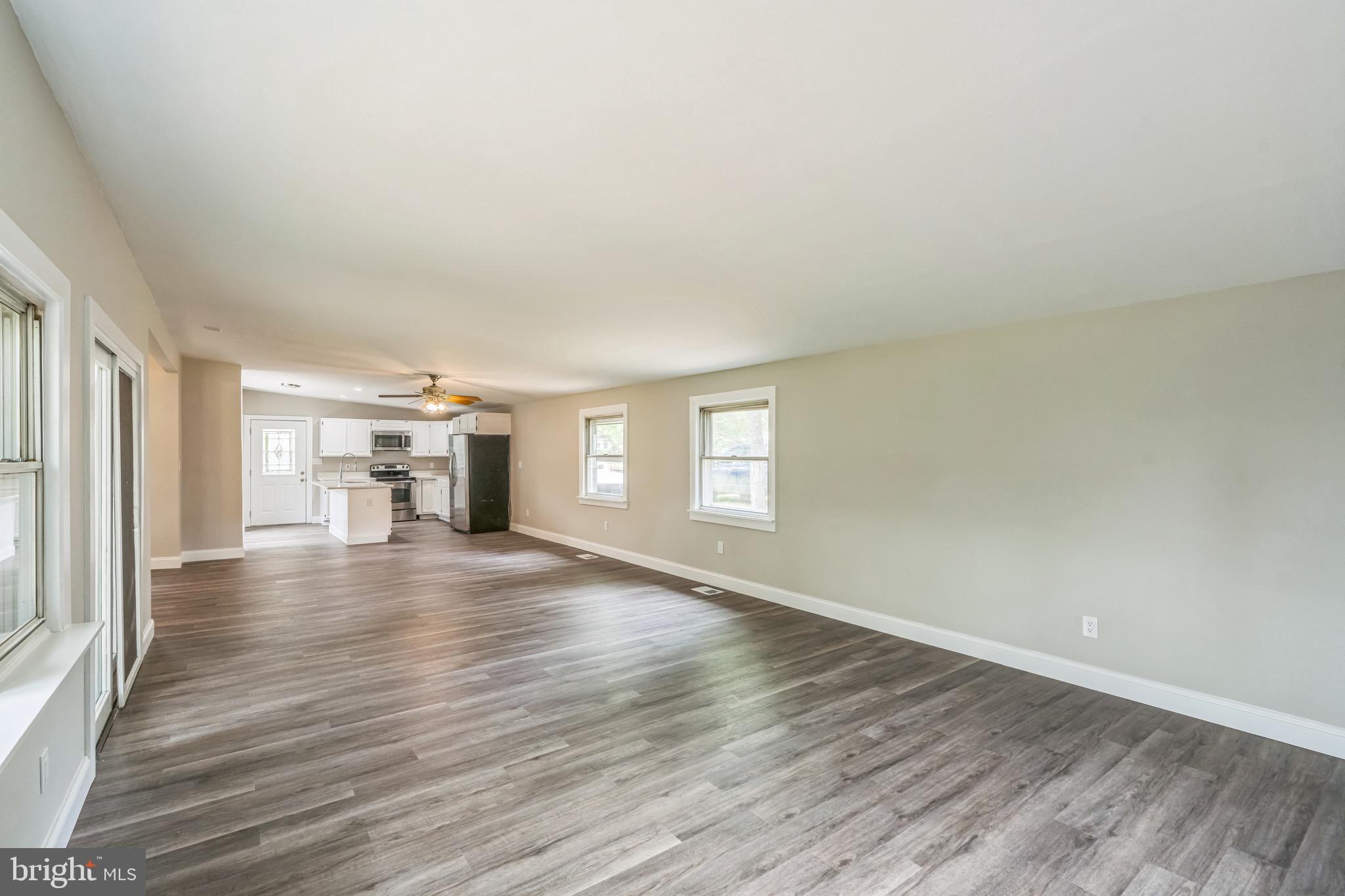 511 Sylvan Way Pasadena, MD 21122 - Photo 8 of 44