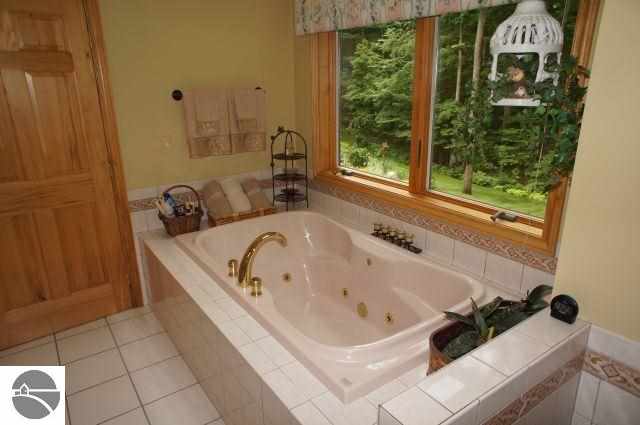 13202 South Lautner Road Traverse City, MI 49684 - Photo 14 of 38 1748195-13.JPG