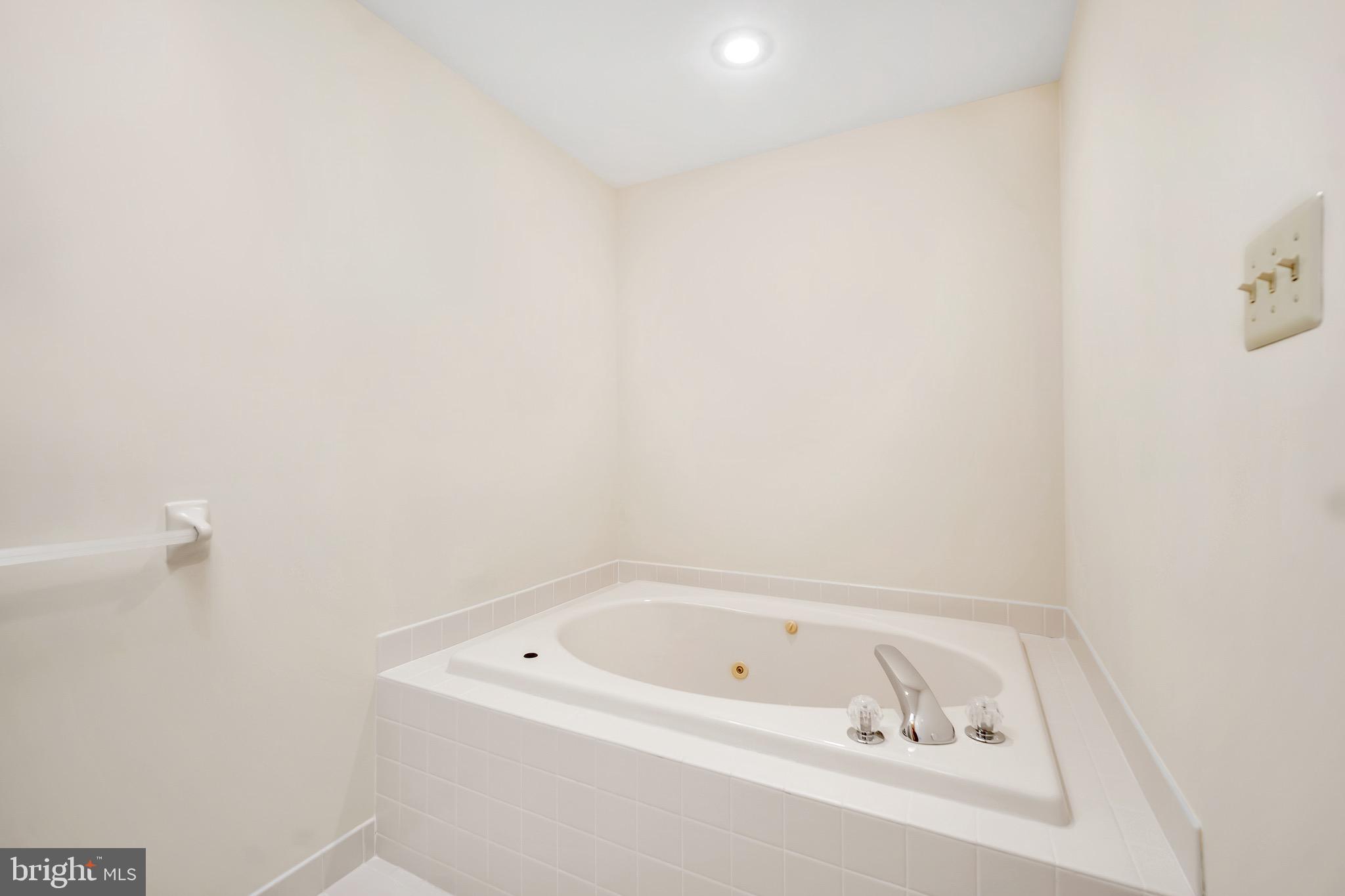 2908 Sterling Road, Unit 175 Yardley, PA 19067 - Photo 20 of 29 Gallery Image 20