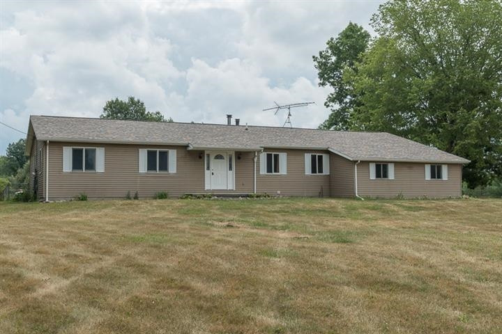 989 South Dancer Road Chelsea, MI 48118 - Photo 2 of 10 Photo 2