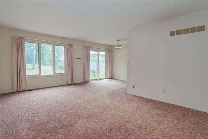 989 South Dancer Road Chelsea, MI 48118 - Photo 6 of 10 Photo 6
