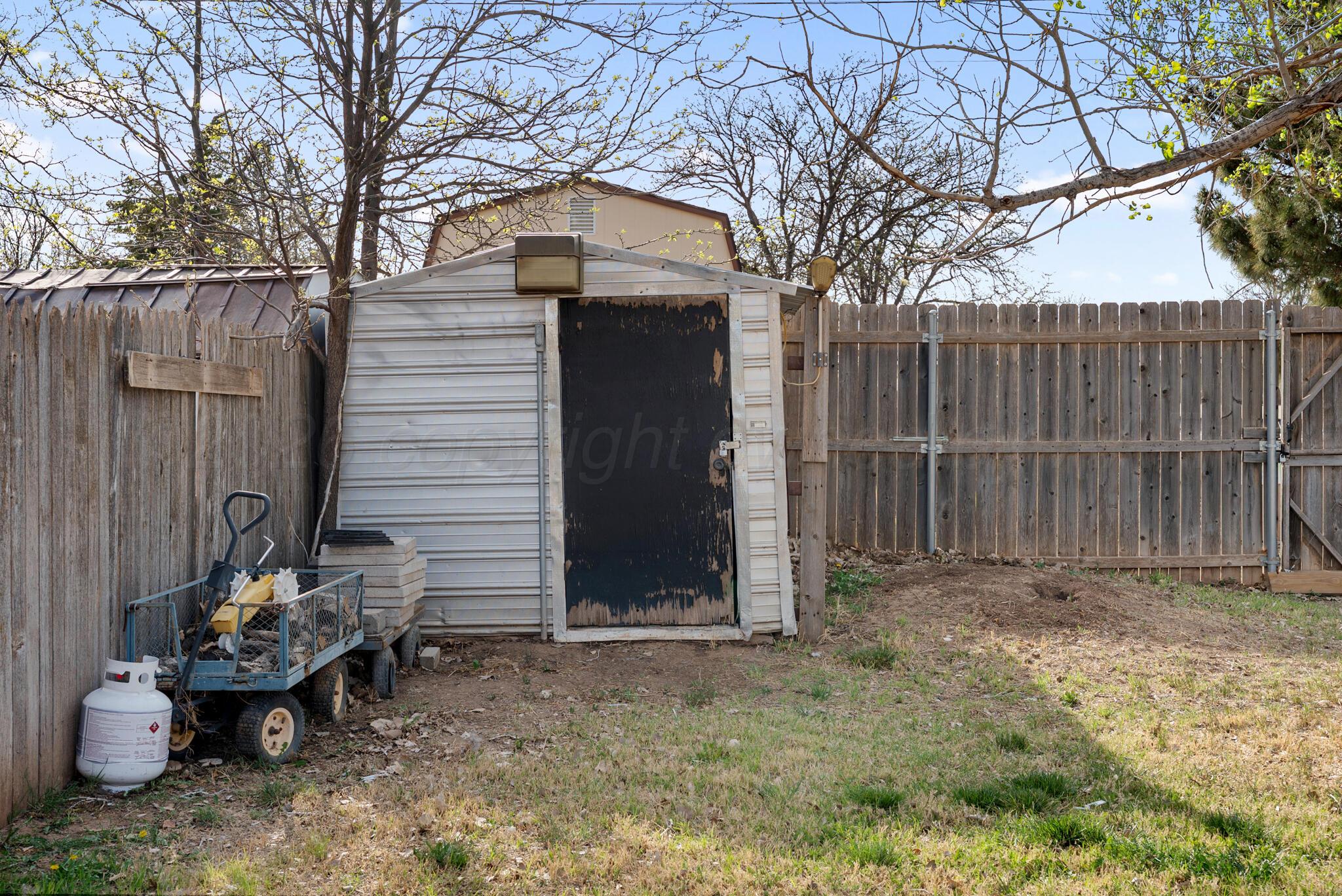 4926 South Georgia Street Amarillo, TX 79110 - Photo 9 of 25 4926 S Georgia -09