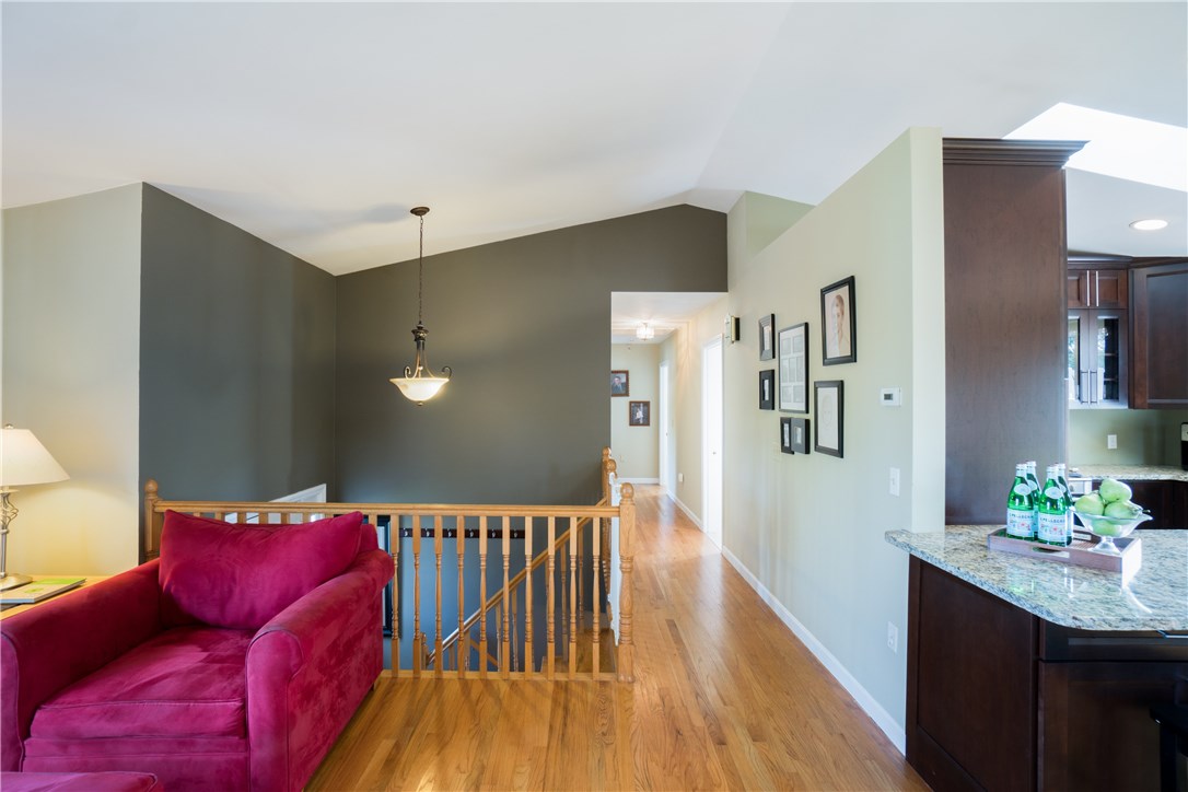 66 Pomfret Road Narragansett, RI 02882 - Photo 7 of 32