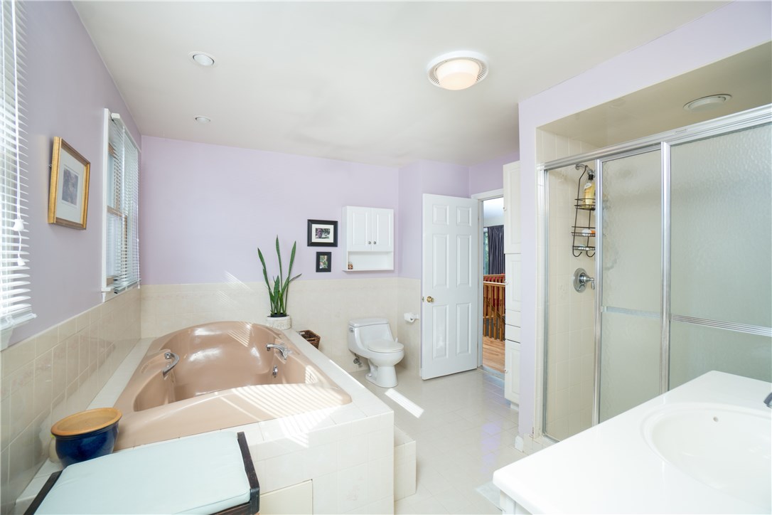 66 Pomfret Road Narragansett, RI 02882 - Photo 8 of 32
