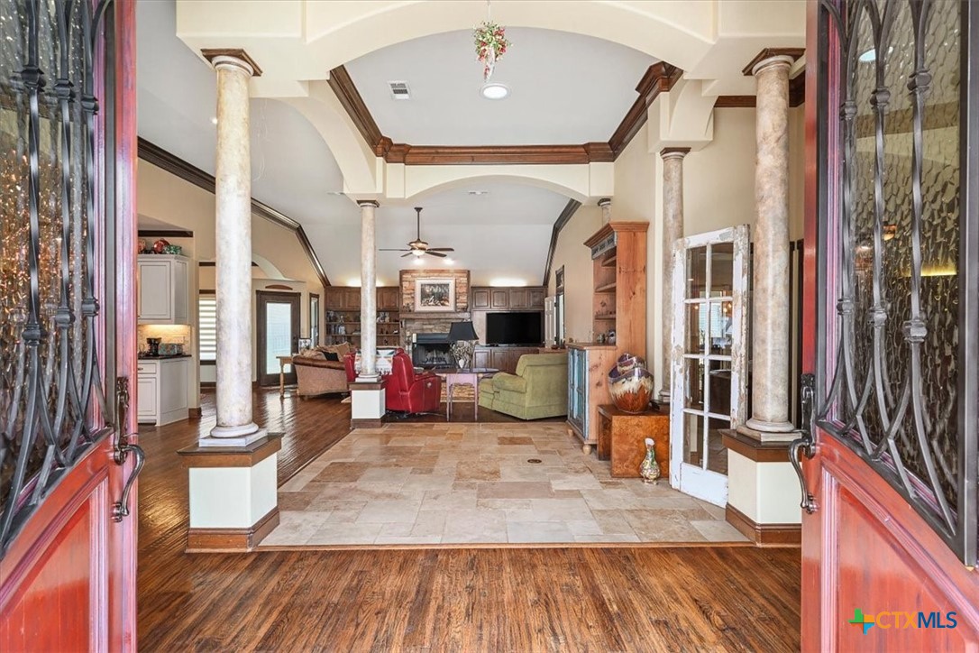 615 Benchmark Trail Belton, TX 76513 - Photo 9 of 36 a view of a living room