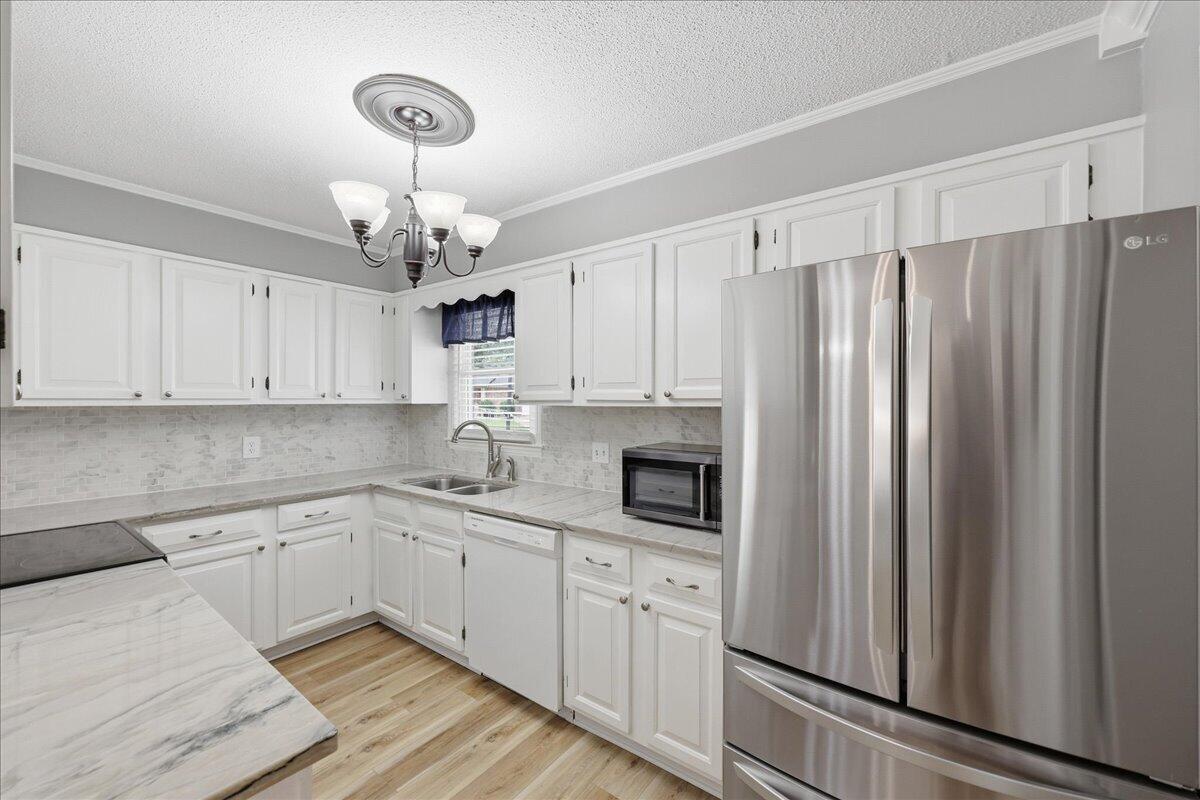 210 Trinity Place Ladson, SC 29456 - Photo 10 of 31 17-IMG_017