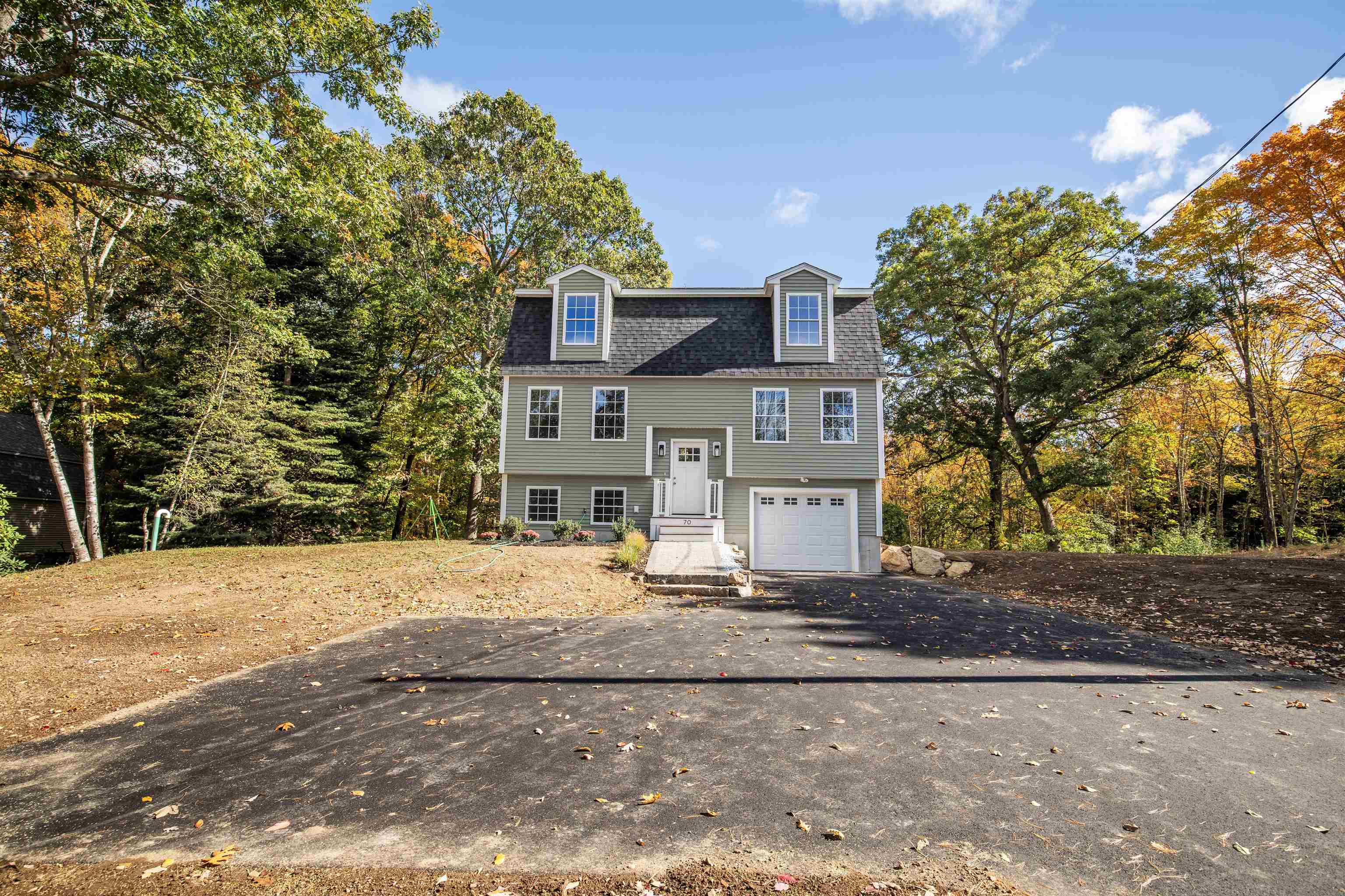 70 Sandown Road Fremont, NH 03044 - Photo 2 of 33