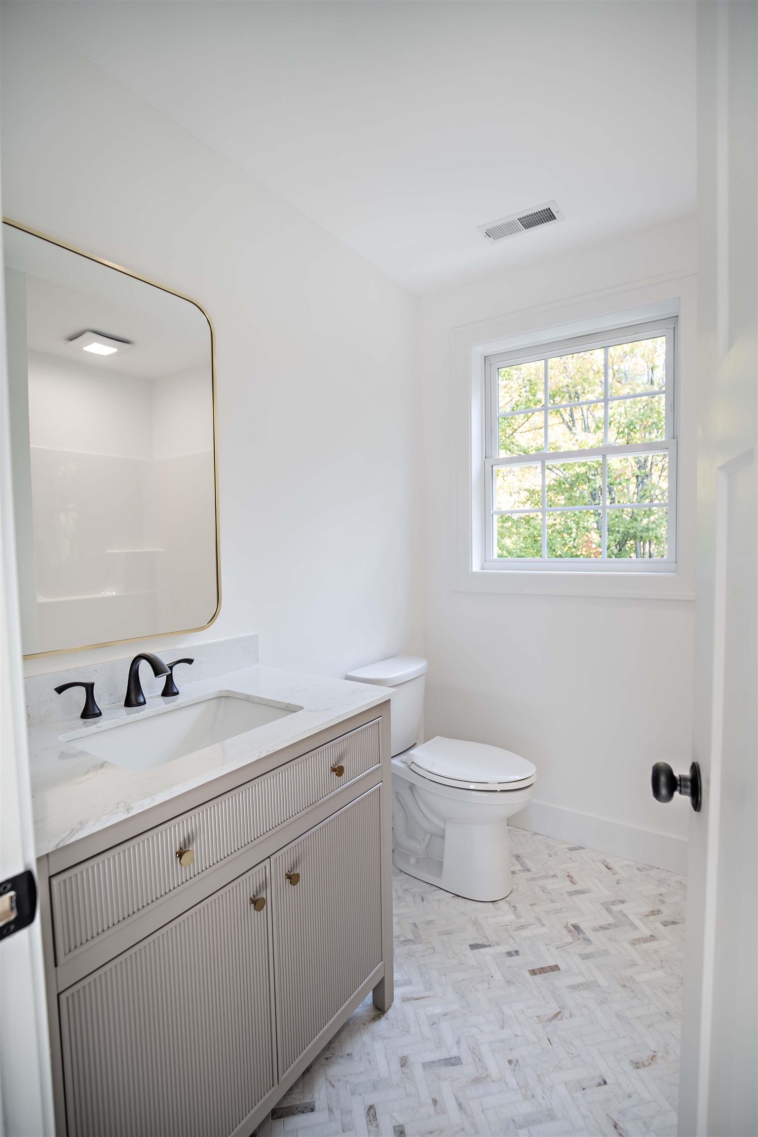 70 Sandown Road Fremont, NH 03044 - Photo 24 of 33